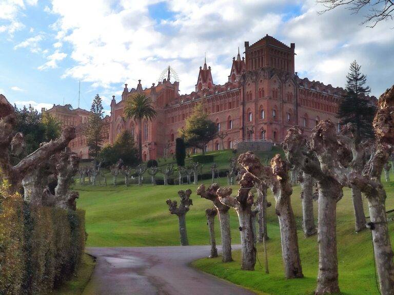 Universidad Pontificia Comillas how to get from santander to hicantabria cantabria cantabrie kantabria